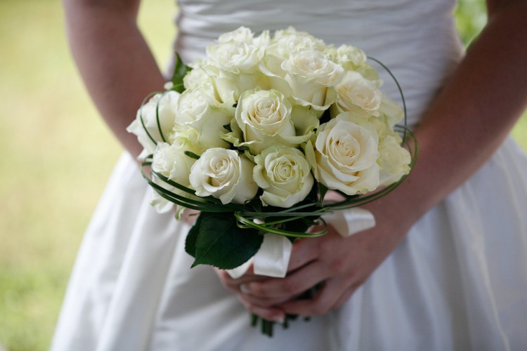 bouquet sposa rose bianche