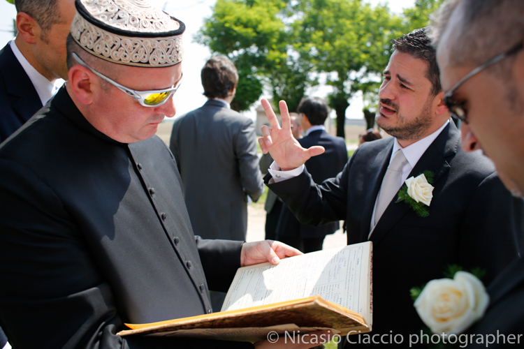 Foto Matrimonio Cremona sposo in attesa