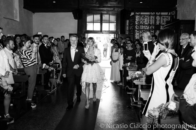 Ingresso sposa in chiesa presso Santuario della Madonna di Rezzano (Truccazzano)