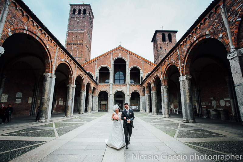 Foto Matrimonio Sant Ambrogio Milano fotografo uscita sposi