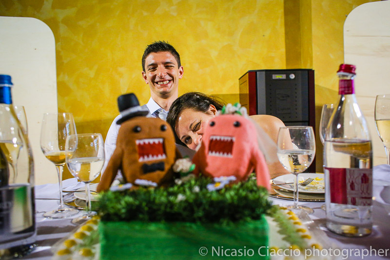 foto sposi con il cake topper-matrimonio-Milano-023