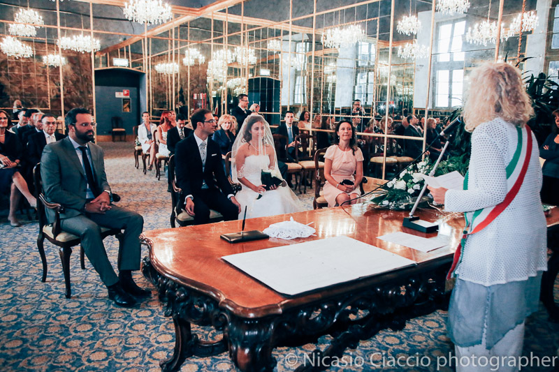 matrimonio-Milano-sposi nel palazzo reale milano sala degli specchi 