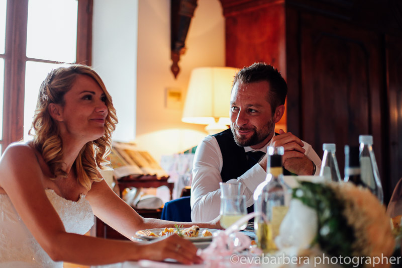 sposi al tavolo