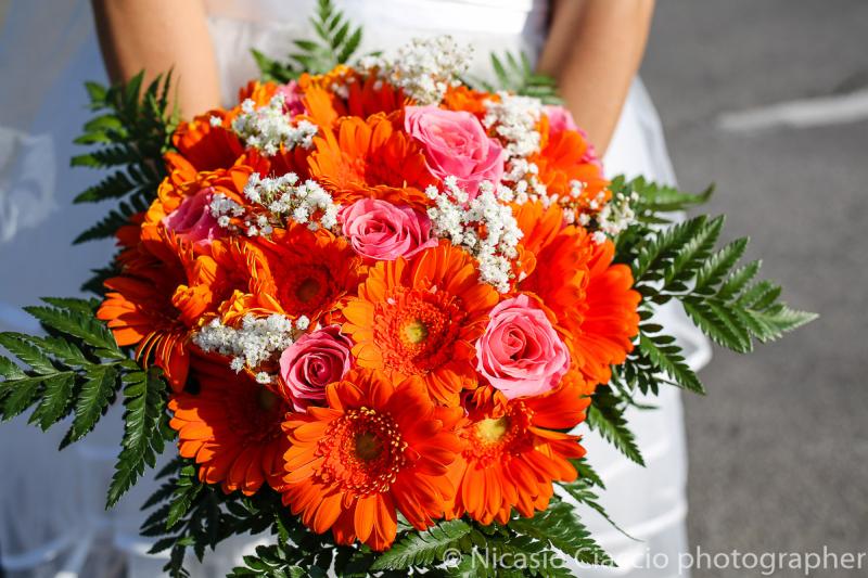 Bouquet Sposa gerbere arancioni e rose rosa
