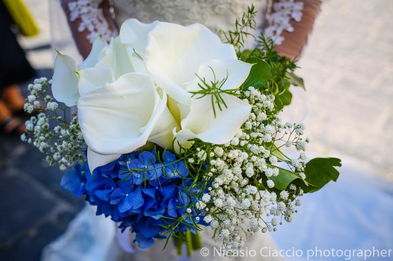 Bouquet Sposa calle bianche e ortensia blu