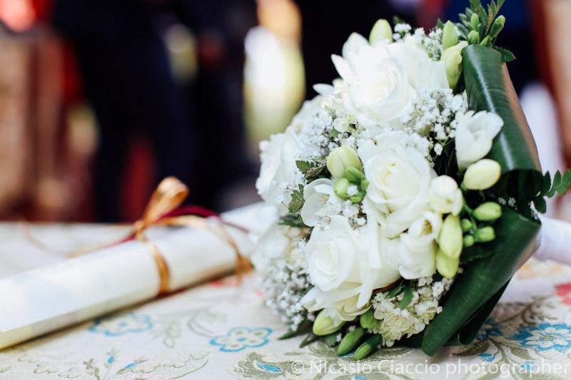 Bouquet Rose e fresie bianche - Bouquet Sposa 