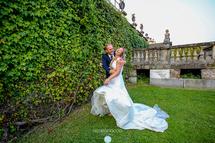 Matrimonio a villa Orsini Colonna ritratto in giardino
